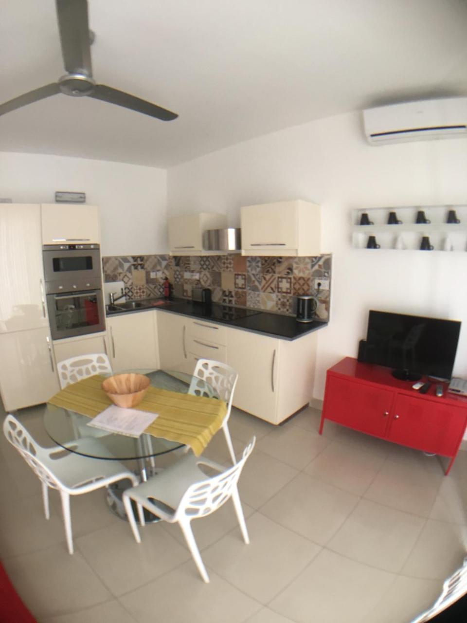 Simons Apartments Minutes Away From Balluta Bay And St Julians Сліма Екстер'єр фото